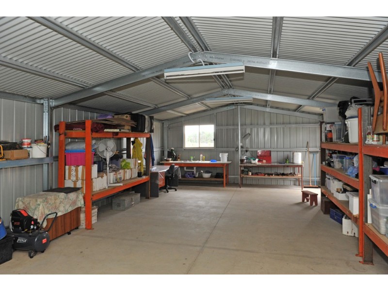 11 Bettys Avenue, Junortoun VIC 3551