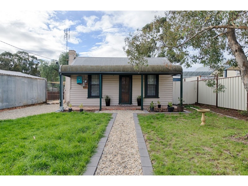 6 Dunstan Street, Sailors Gully VIC 3556