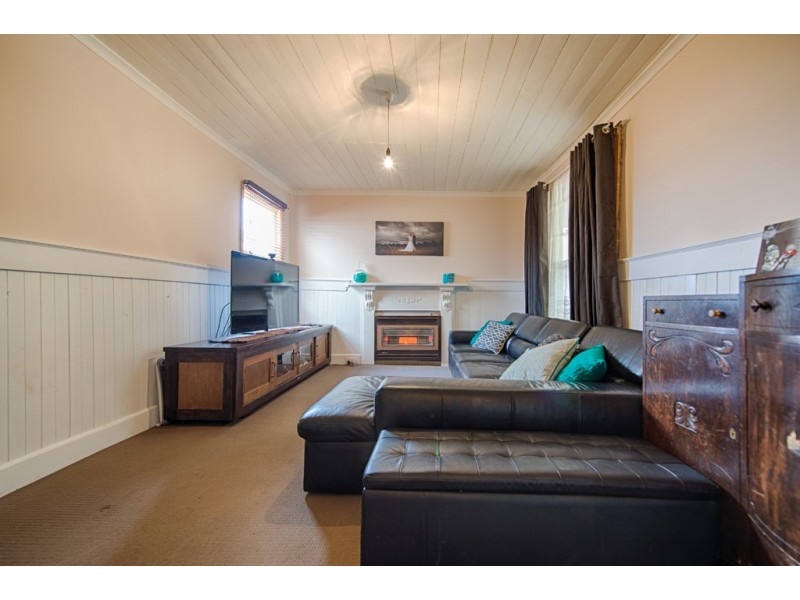 6 Dunstan Street, Sailors Gully VIC 3556