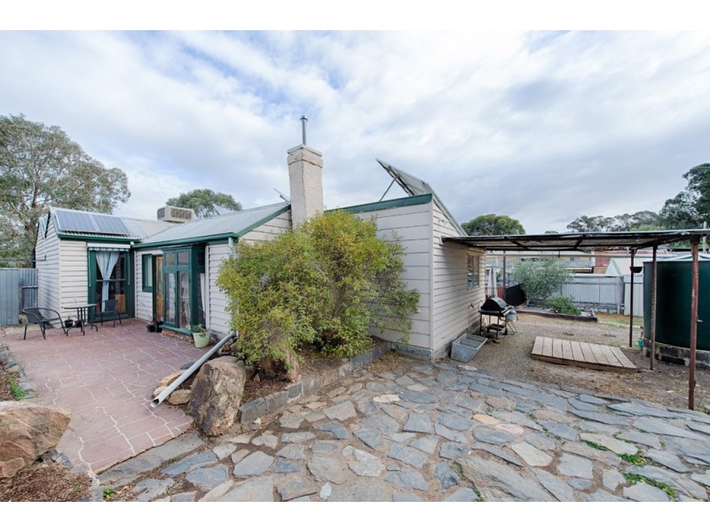 6 Dunstan Street, Sailors Gully VIC 3556
