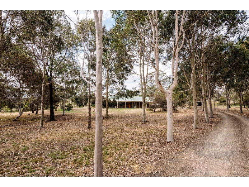 40 Old School Lane, Ravenswood South VIC 3453