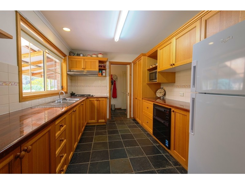 40 Old School Lane, Ravenswood South VIC 3453