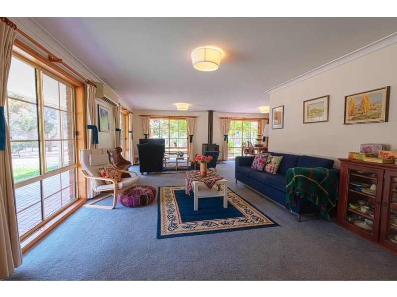 40 Old School Lane, Ravenswood South VIC 3453