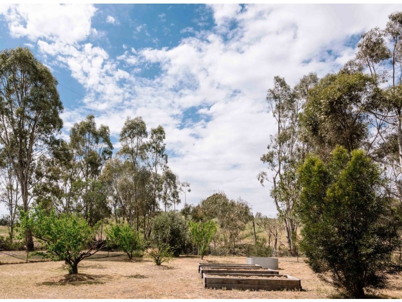 40 Old School Lane, Ravenswood South VIC 3453