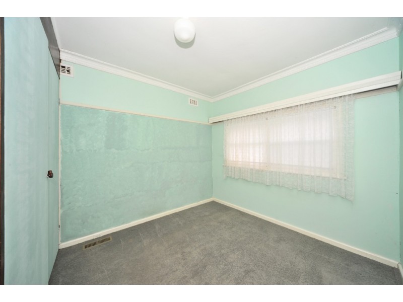 4 School Street, California Gully VIC 3556