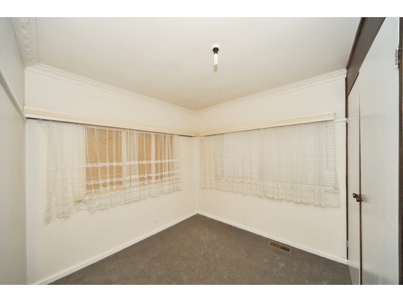 4 School Street, California Gully VIC 3556