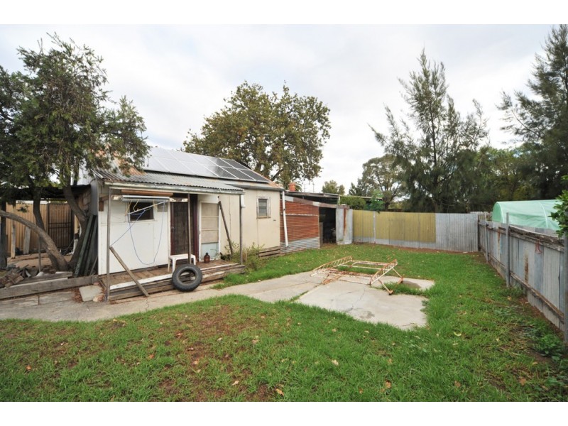 4 School Street, California Gully VIC 3556