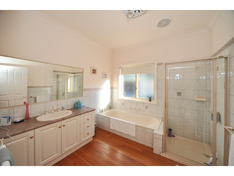 4 George Terrace, Junortoun VIC 3551