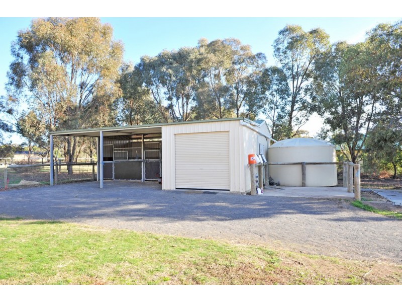 4 George Terrace, Junortoun VIC 3551