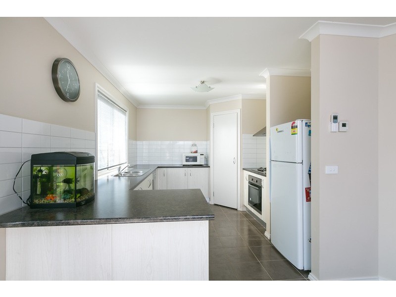 1 Triplett Avenue, Ascot VIC 3551