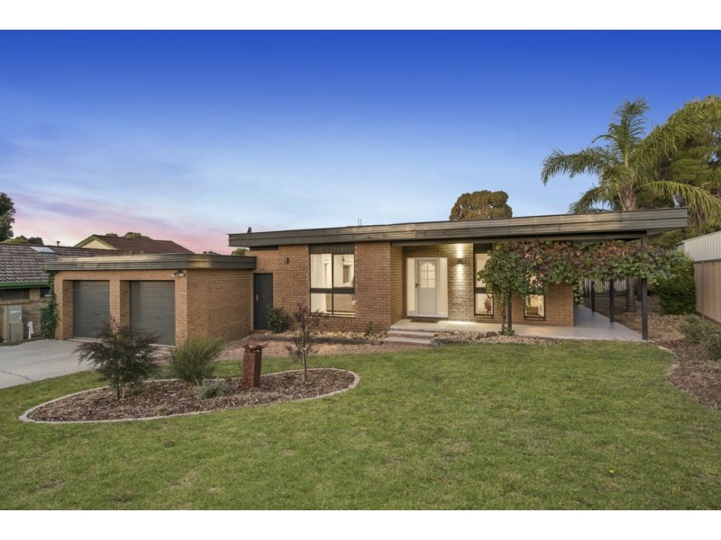 15 Nabilla Crescent, Strathdale VIC 3550