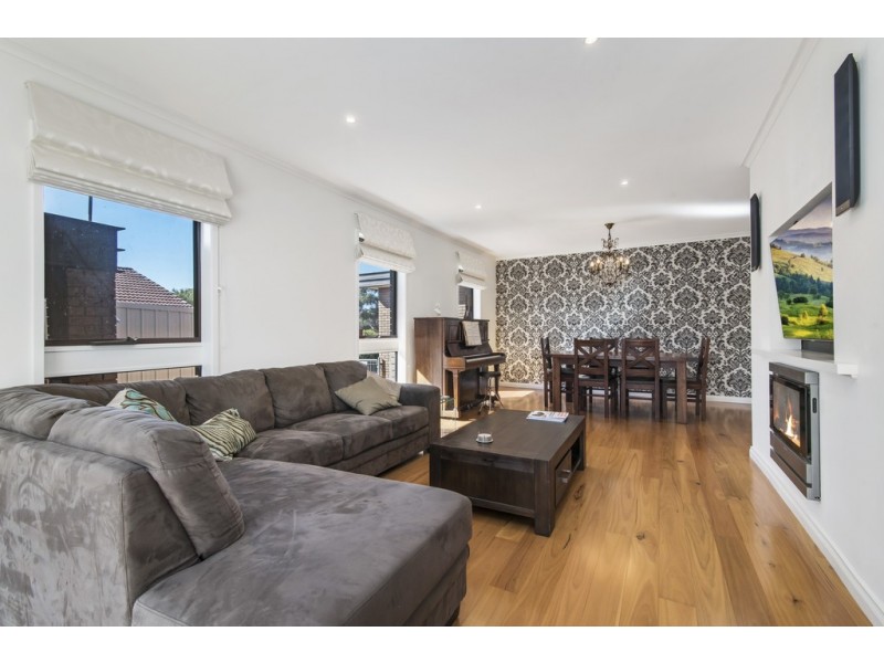 15 Nabilla Crescent, Strathdale VIC 3550