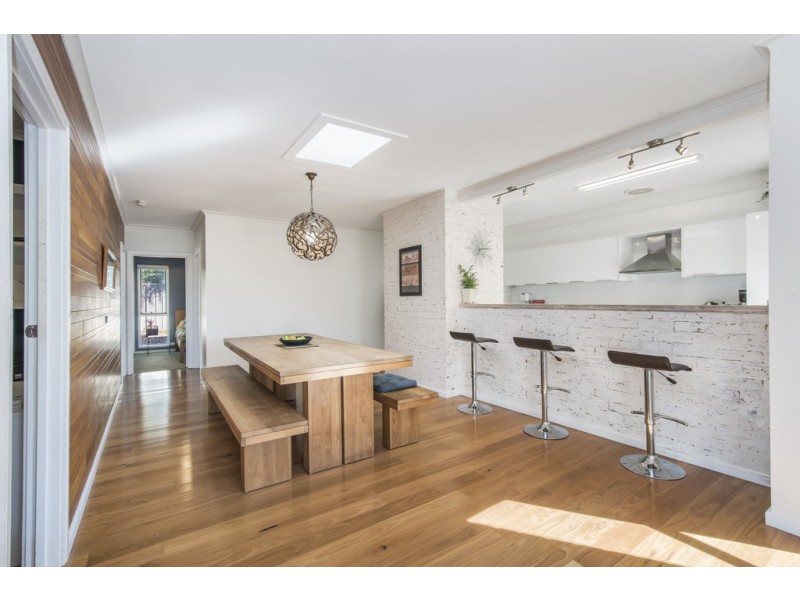 15 Nabilla Crescent, Strathdale VIC 3550