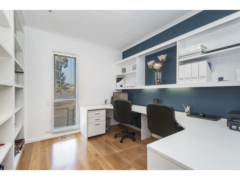 15 Nabilla Crescent, Strathdale VIC 3550