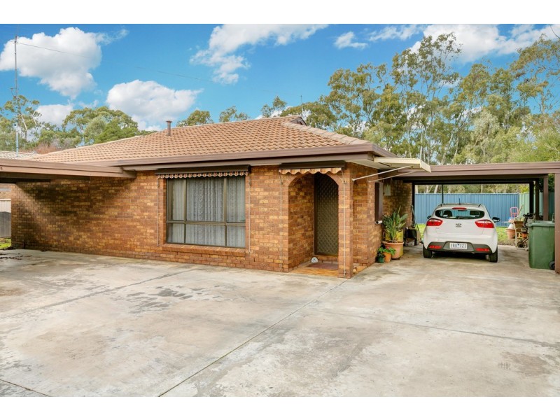 2/13 Beverley Street, Kangaroo Flat VIC 3555