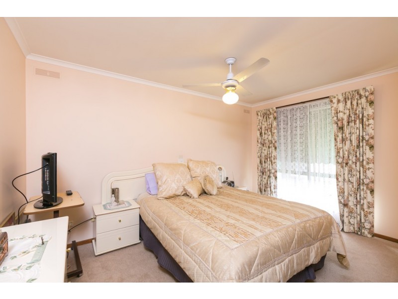 2/13 Beverley Street, Kangaroo Flat VIC 3555