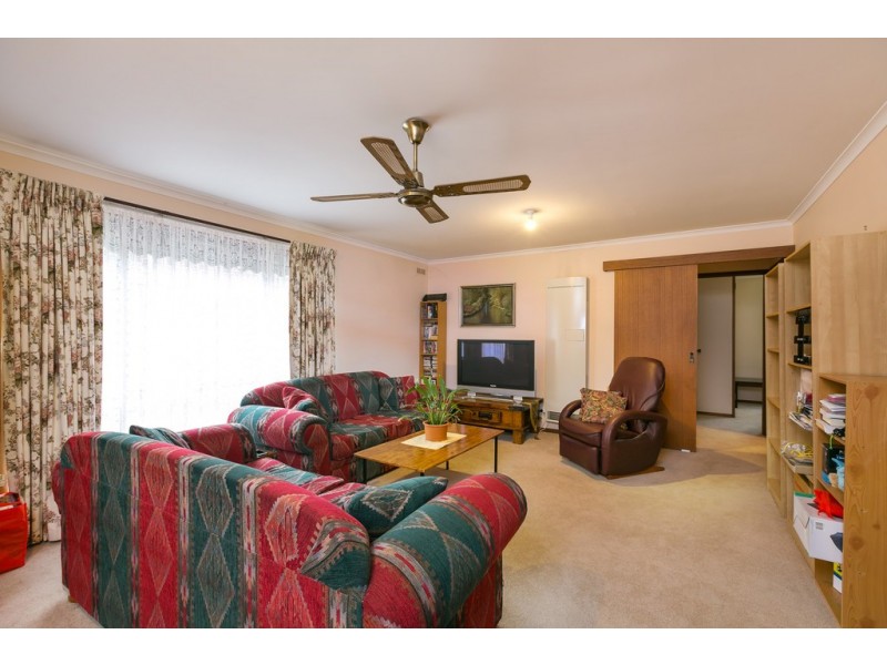 2/13 Beverley Street, Kangaroo Flat VIC 3555