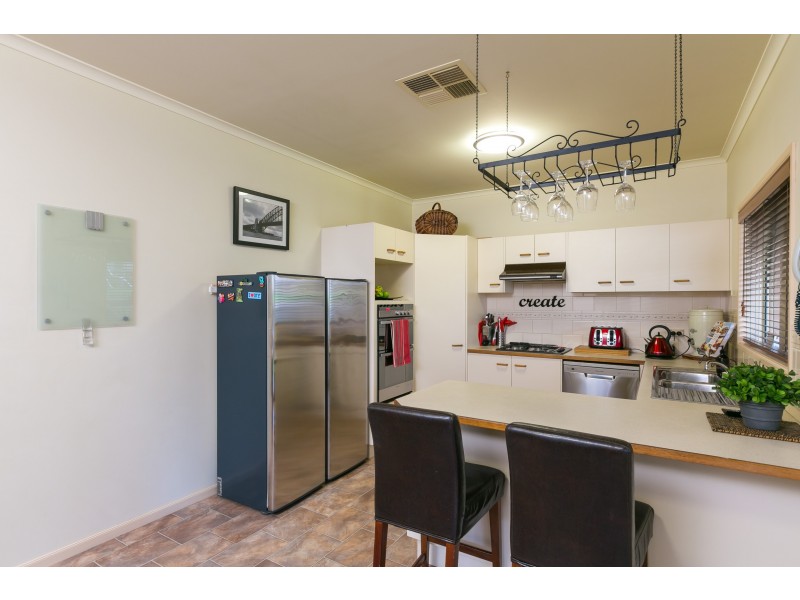 11 Pauline Court, Kangaroo Flat VIC 3555