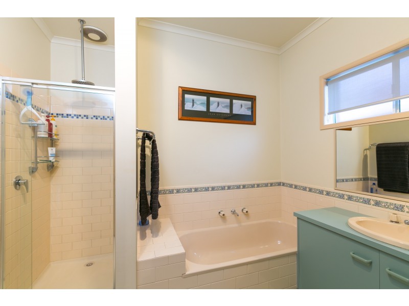 11 Pauline Court, Kangaroo Flat VIC 3555