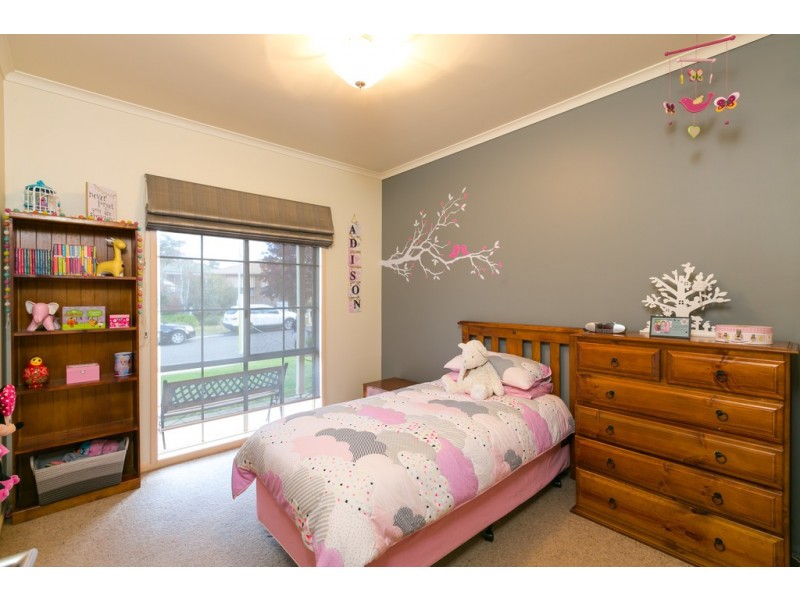 11 Pauline Court, Kangaroo Flat VIC 3555