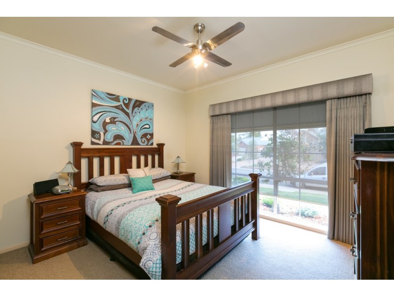 11 Pauline Court, Kangaroo Flat VIC 3555