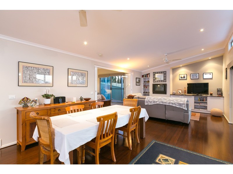 4B Hillview St, Flora Hill VIC 3550