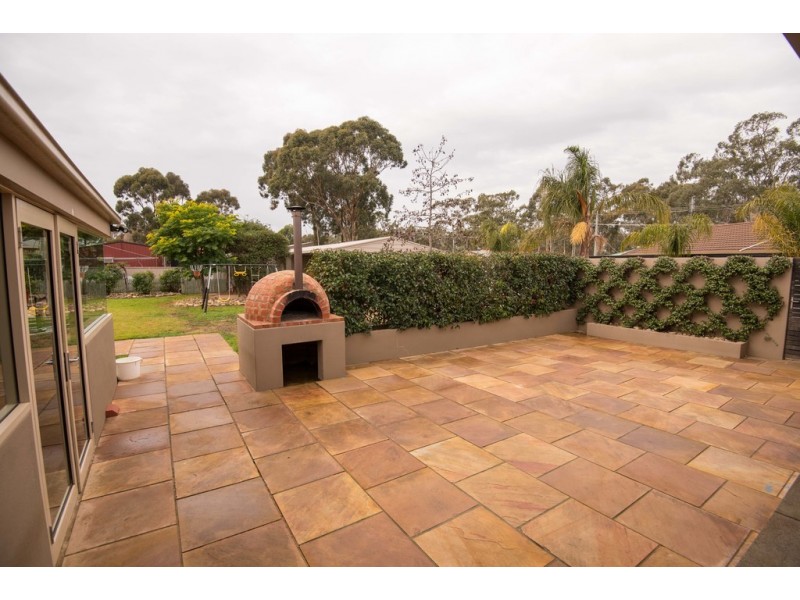 6 Goldsmiths Rd, Eaglehawk VIC 3556