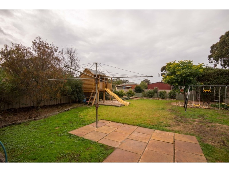 6 Goldsmiths Rd, Eaglehawk VIC 3556