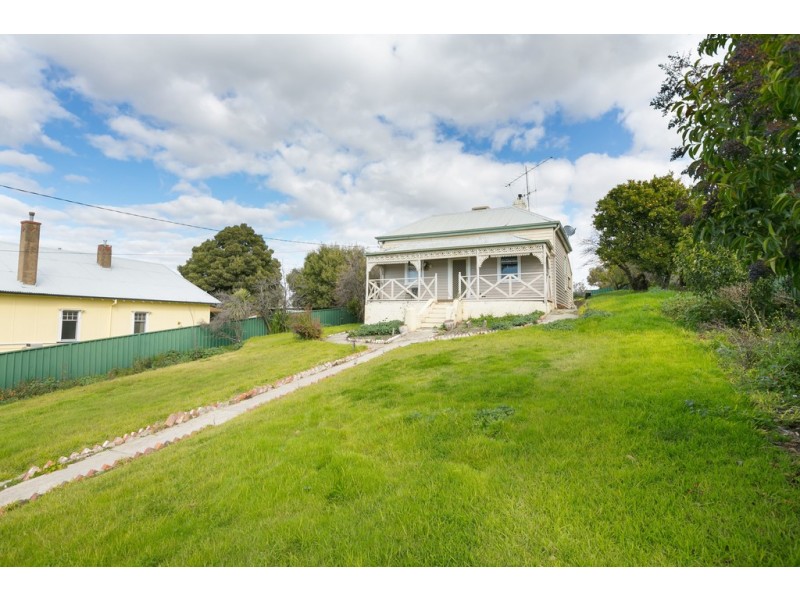 11 Quick Street, Ironbark VIC 3550