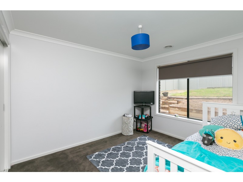 5 Klim Avenue, Kangaroo Flat VIC 3555