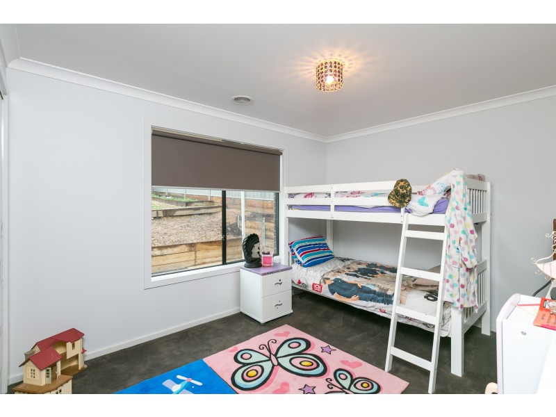 5 Klim Avenue, Kangaroo Flat VIC 3555