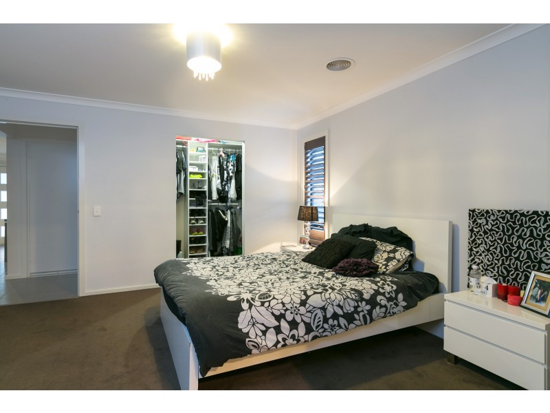 5 Klim Avenue, Kangaroo Flat VIC 3555