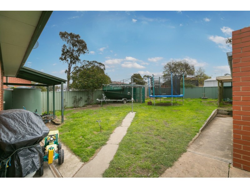 28 Truscott Avenue, California Gully VIC 3556