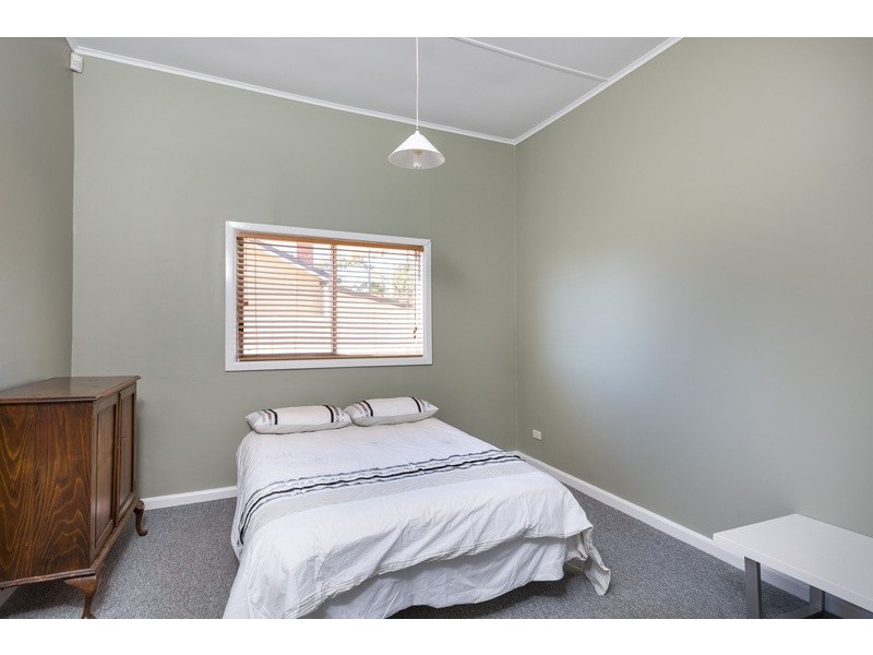 38 Peel Street, Quarry Hill VIC 3550