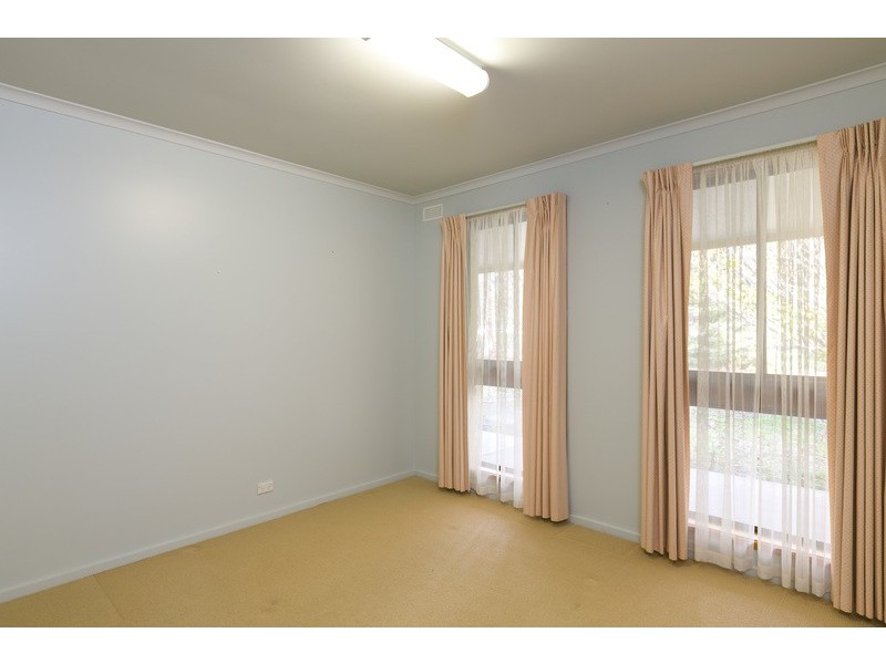 160 Crusoe Road, Kangaroo Flat VIC 3555