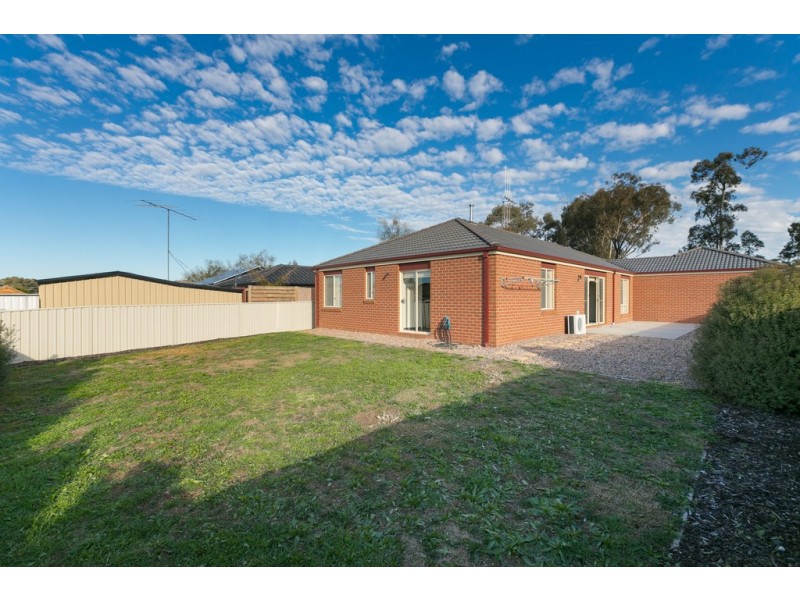 2 Gardenview Ct, Epsom VIC 3551