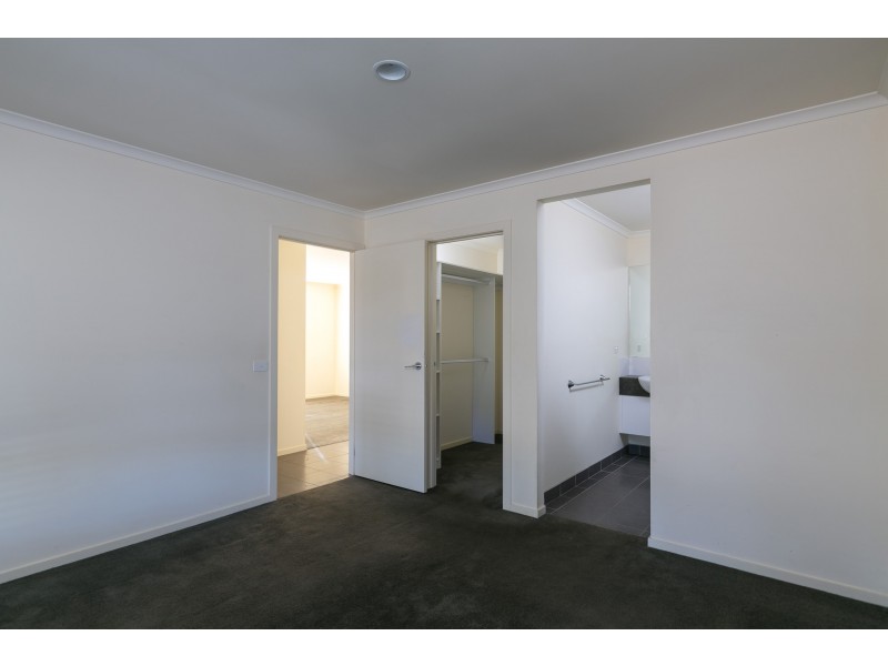 2 Gardenview Ct, Epsom VIC 3551