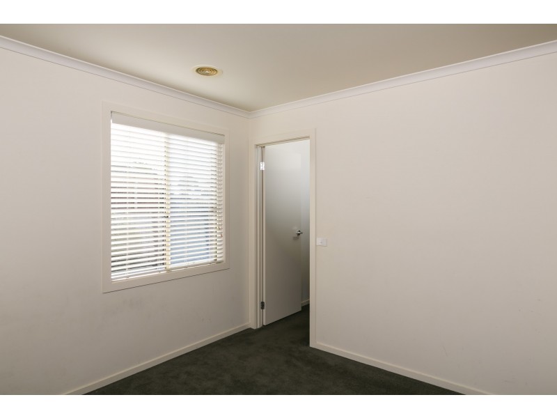 2 Gardenview Ct, Epsom VIC 3551