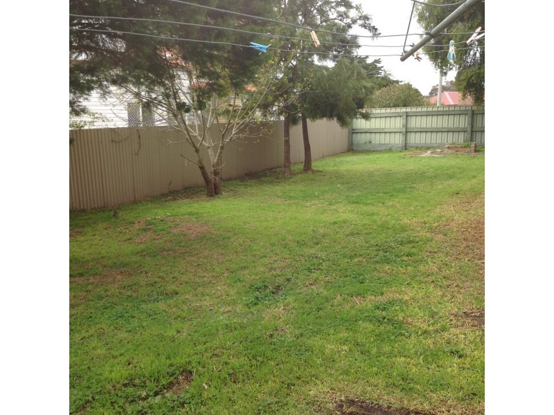 4 Woolcock Avenue, Kangaroo Flat VIC 3555