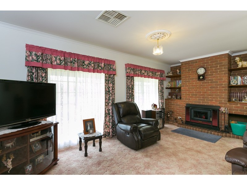 102 Krausgrill Rd, Maiden Gully VIC 3551