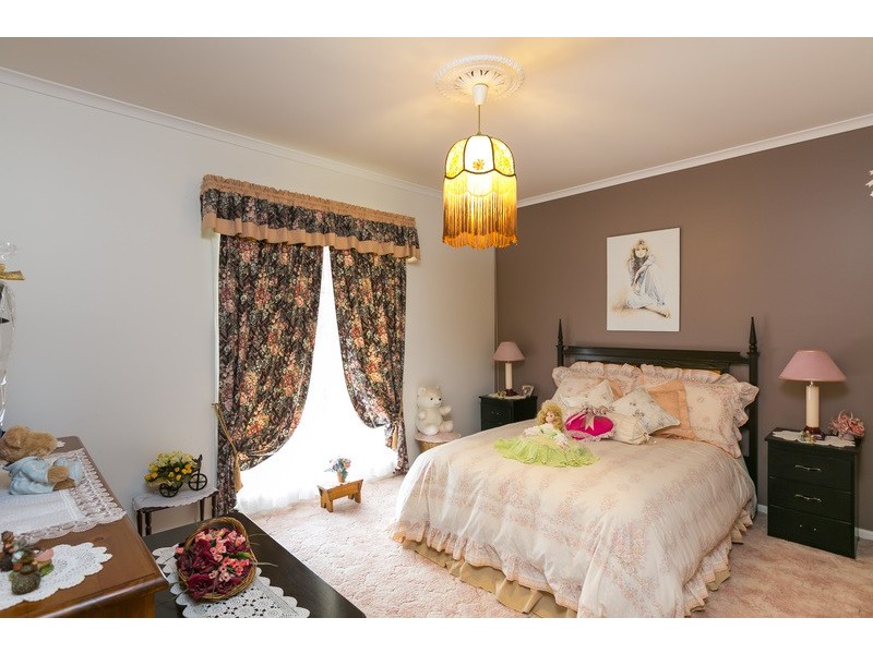 102 Krausgrill Rd, Maiden Gully VIC 3551