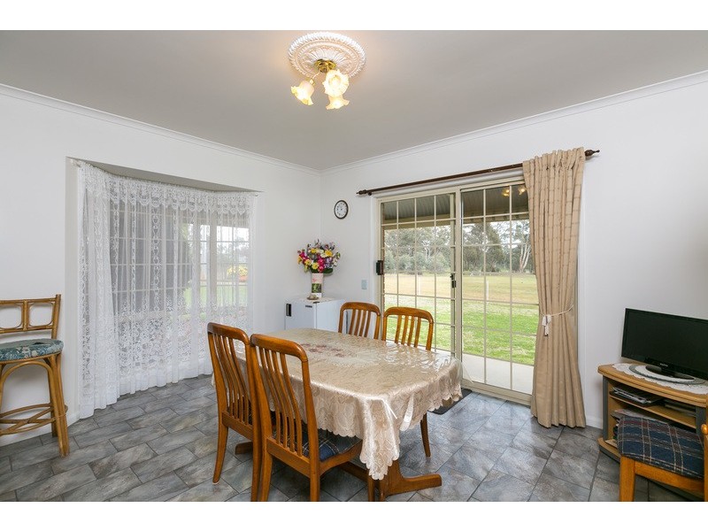102 Krausgrill Rd, Maiden Gully VIC 3551