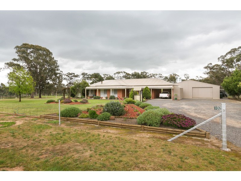 102 Krausgrill Rd, Maiden Gully VIC 3551