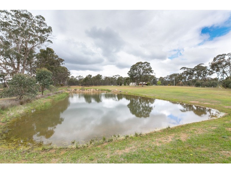102 Krausgrill Rd, Maiden Gully VIC 3551