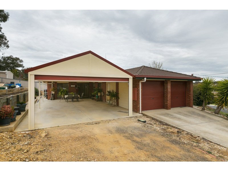 76 Browning Street, Kangaroo Flat VIC 3555