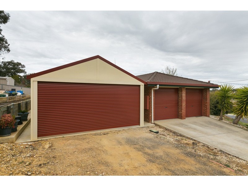 76 Browning Street, Kangaroo Flat VIC 3555