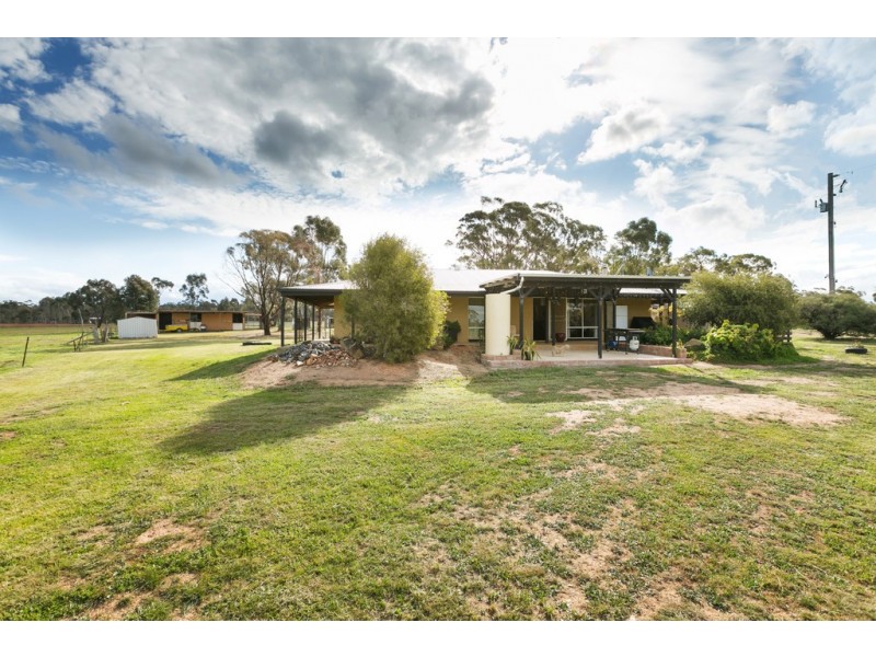317 Quinns Road, Myers Flat VIC 3556