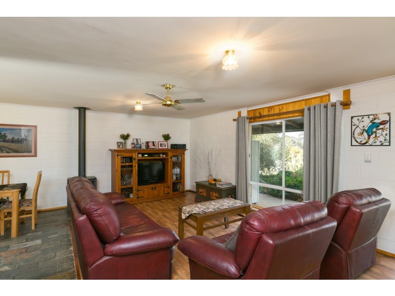 317 Quinns Road, Myers Flat VIC 3556