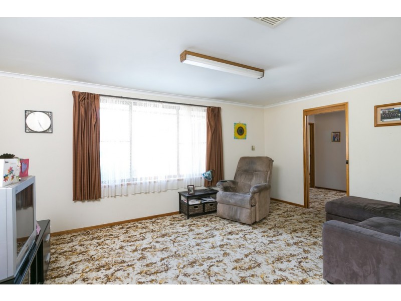 41 Gill Avenue, California Gully VIC 3556