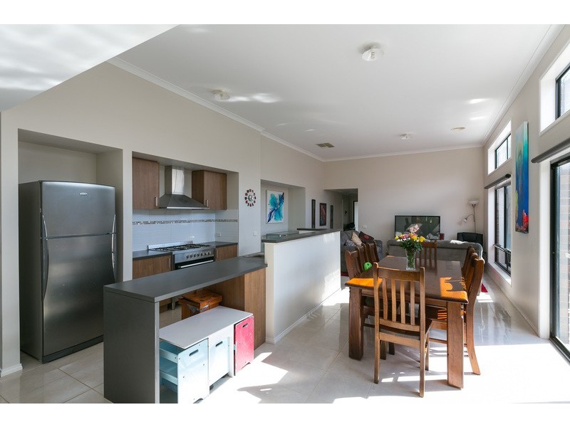 6 Trickett Ct, Kangaroo Flat VIC 3555